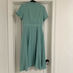 Ivy City size M green midi dress